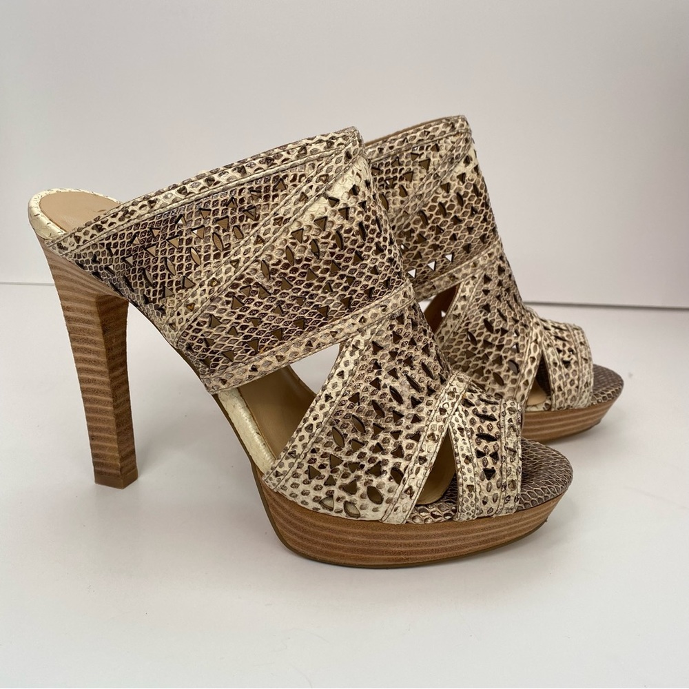 BCBGMAXAZRIA Galinac Pumps snake print genuine leather heels size 9.5